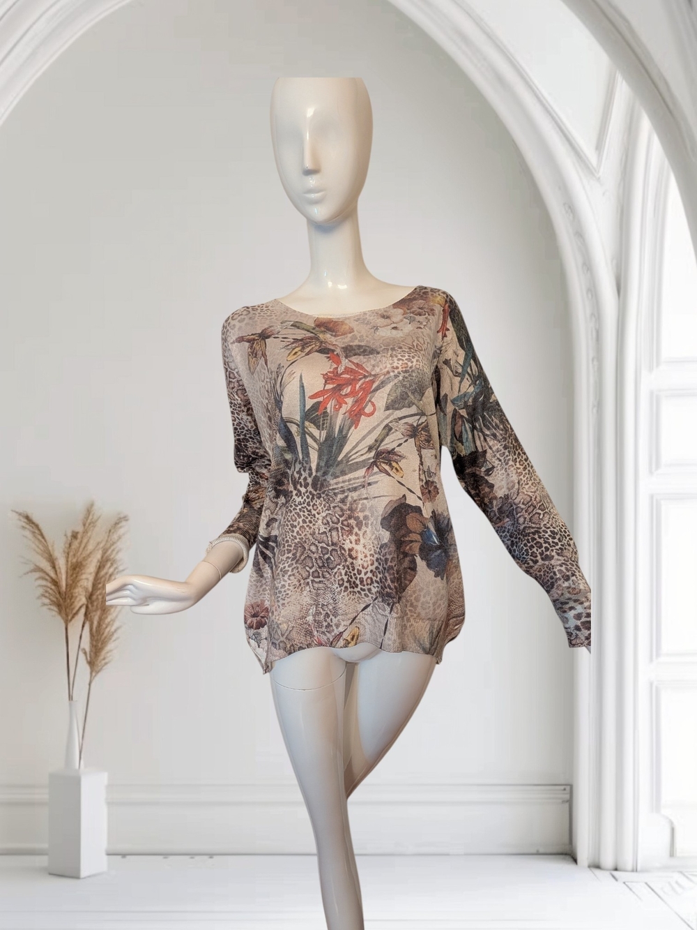Bella Amore Beige Floral & Leopard-Print Pullover